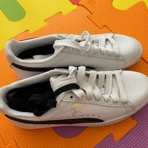 COPY - Puma Clyde Women Shoes, size 8, New without Tag